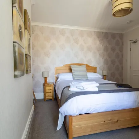 Esmae House 4*