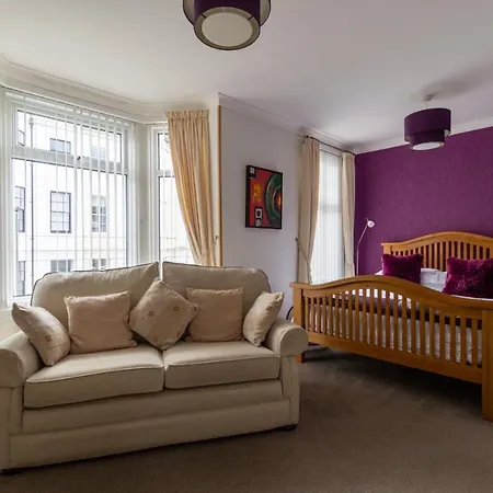 Bed & Breakfast Esmae House 4*